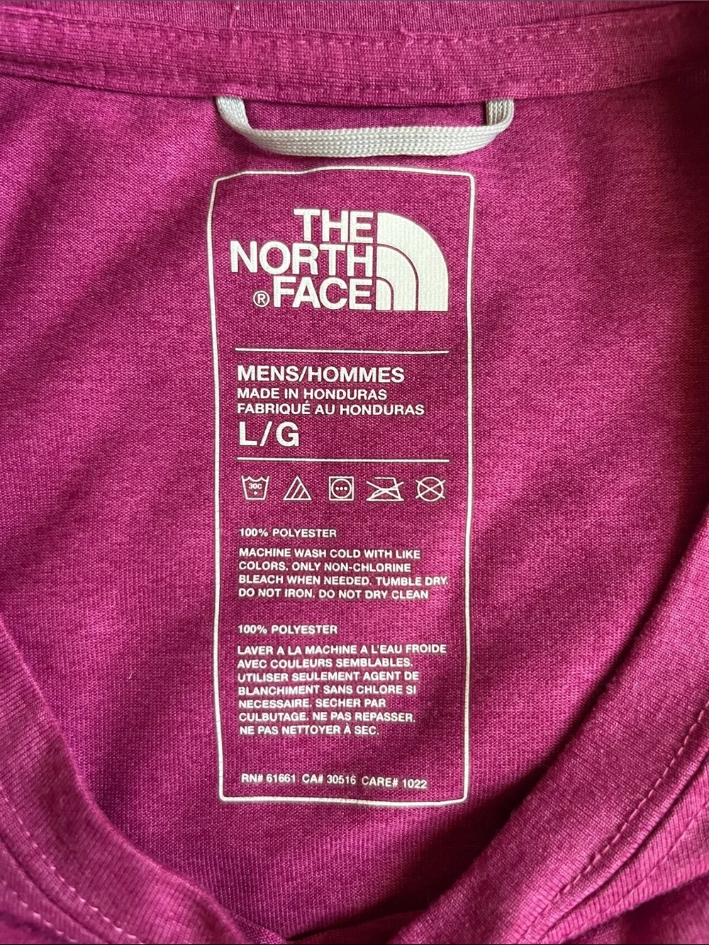 The North Face men’s crewneck pink tshirt